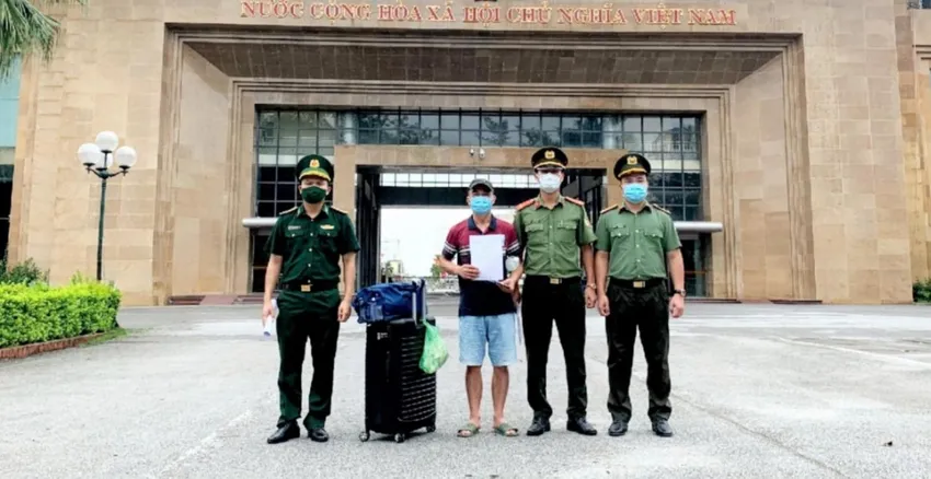 Người đàn ông Trung Quốc bị trục xuất khỏi Việt Nam do nhập cảnh trái phép