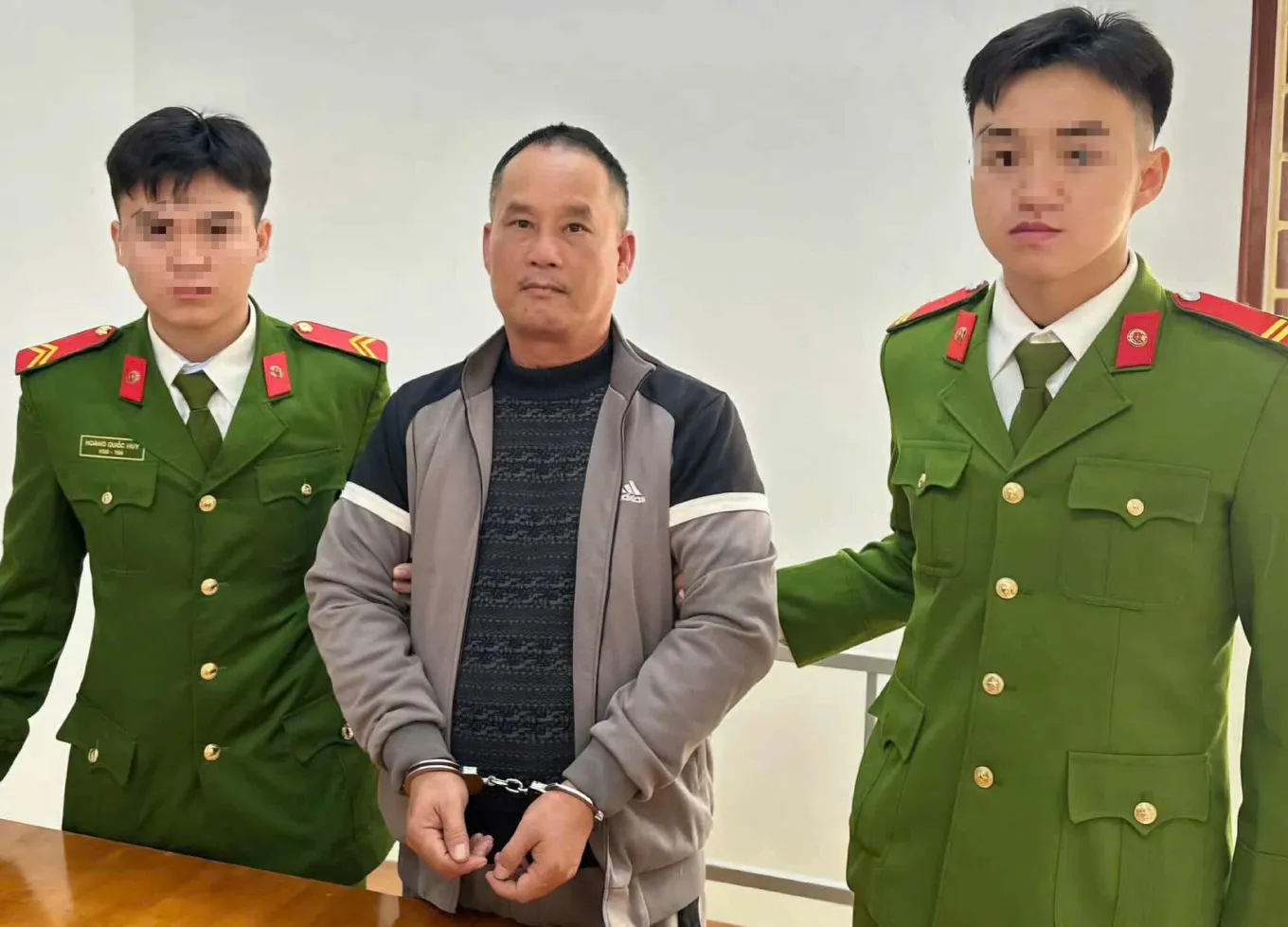 Điều tra, thu thập chứng cứ và xác định nạn nhân và nghi phạm