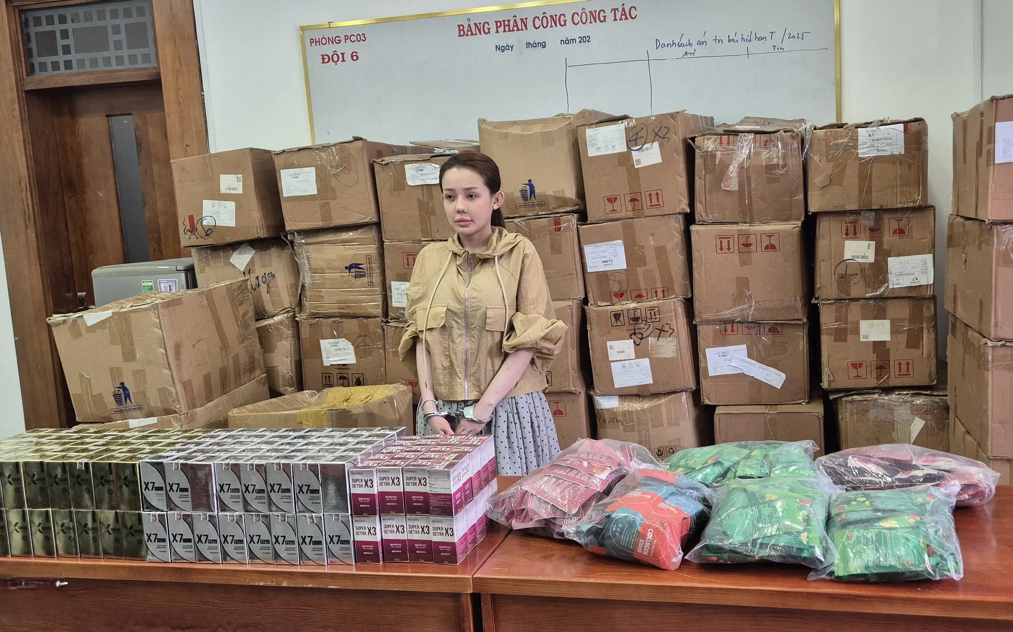 Khởi tố vụ án sản xuất, buôn bán hàng giả liên quan Ngân 98