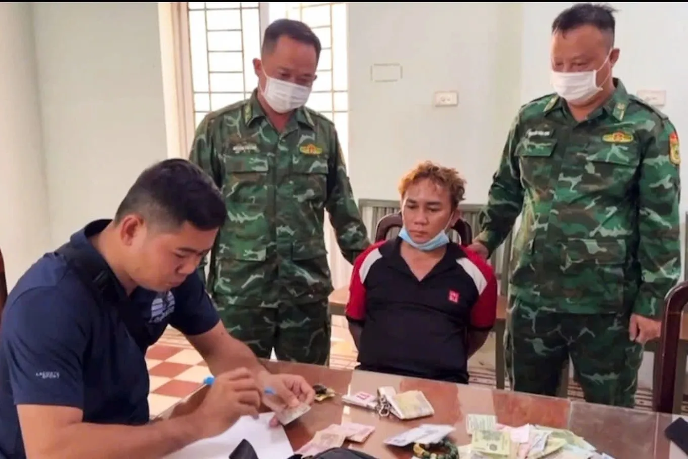 Nghi phạm bị bắt khi đang làm thủ tục xuất cảnh