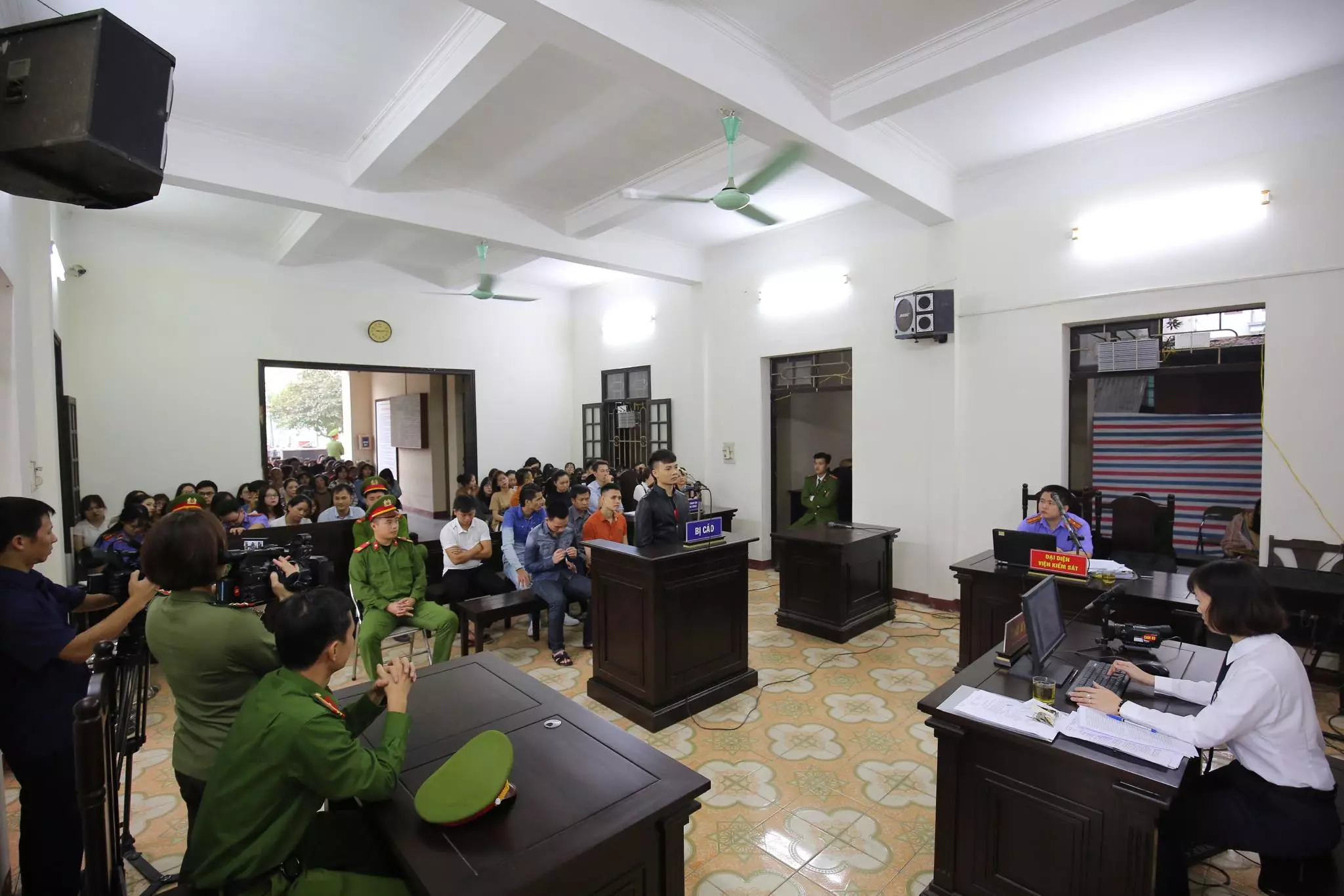 Trả lại ô tô cho ngân hàng