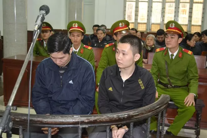 Mở phiên tòa sơ thẩm lần hai