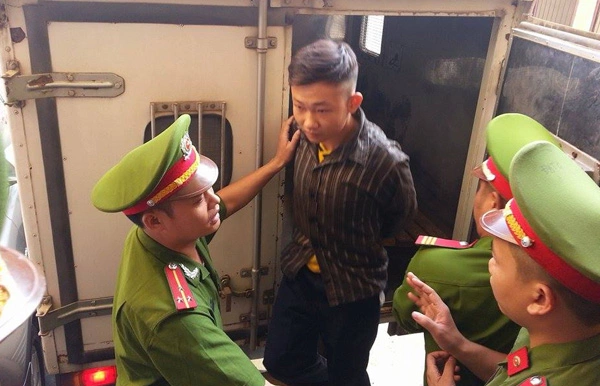 Mở phiên tòa sơ thẩm