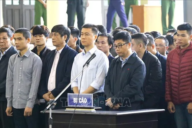Tuyên án sơ thẩm