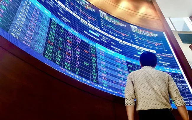 Ủy ban Chứng khoán Nhà nước xử phạt hành chính 10 cá nhân