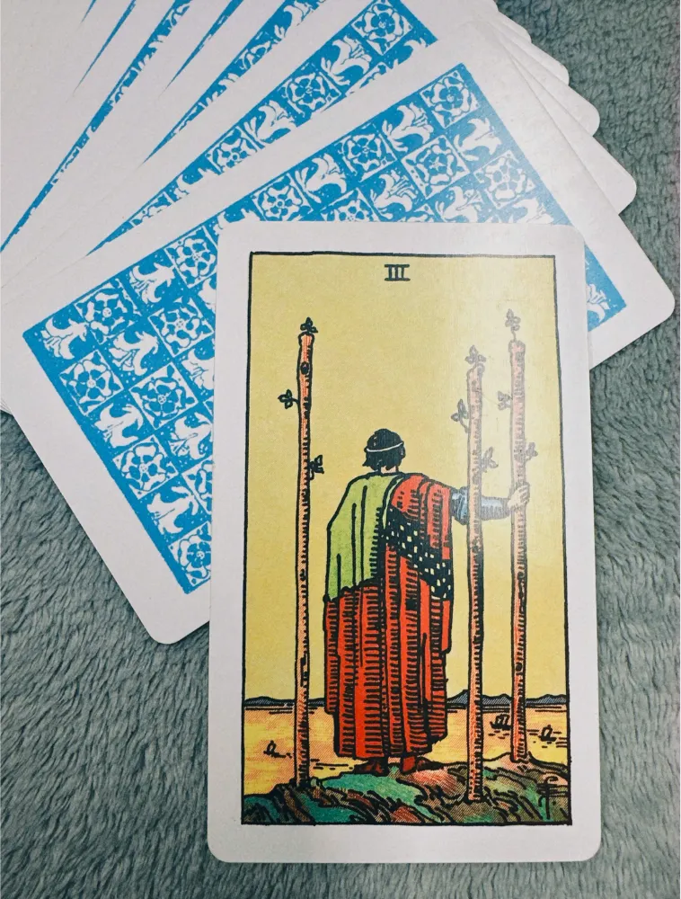 Câu chuyện về Three of Wands trong 78 lá bài Tarot