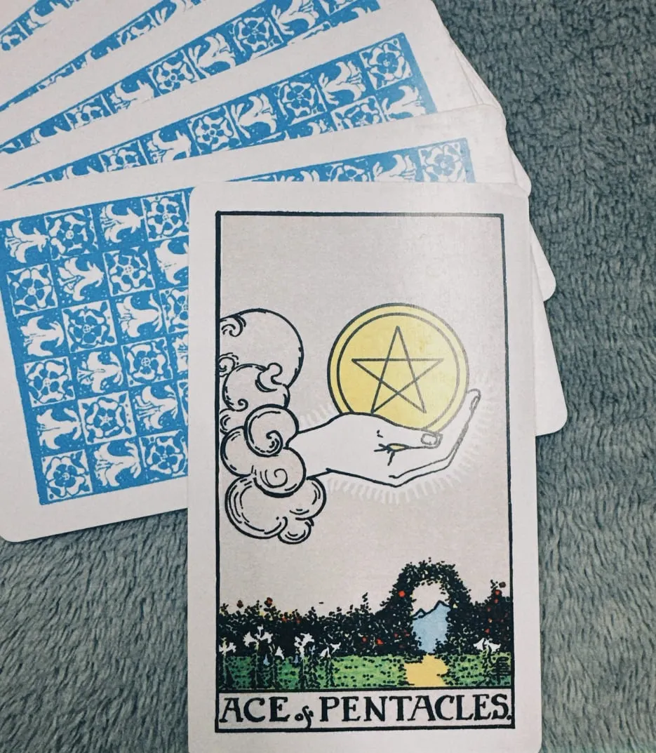 Câu chuyện về Ace of Pentacles trong 78 lá bài Tarot