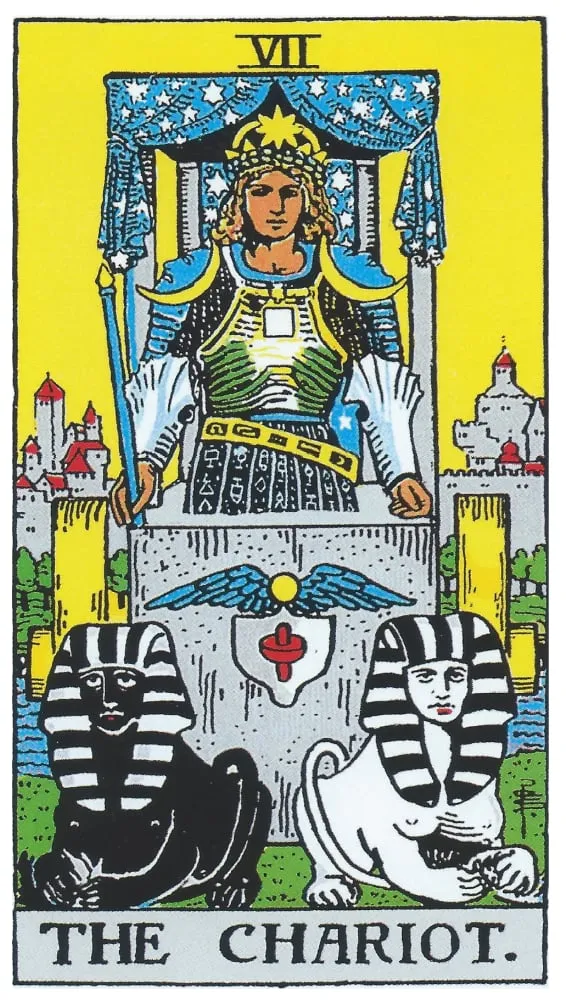 Những chi tiết trong lá bài The Chariot thể hiện điều gì?