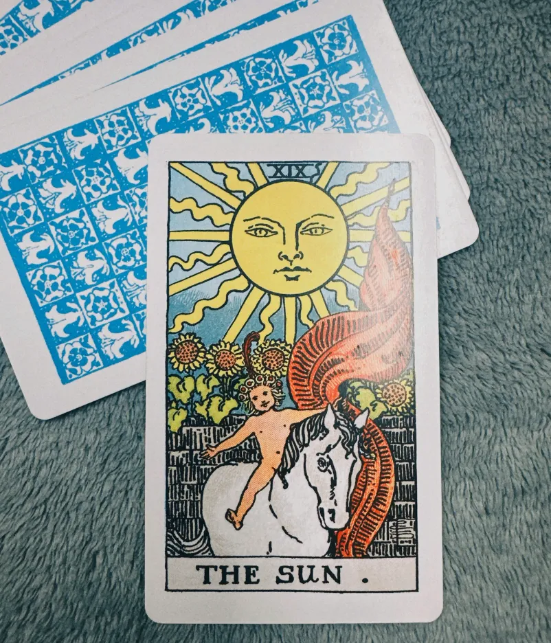 Câu chuyện về The Sun trong 78 lá bài Tarot