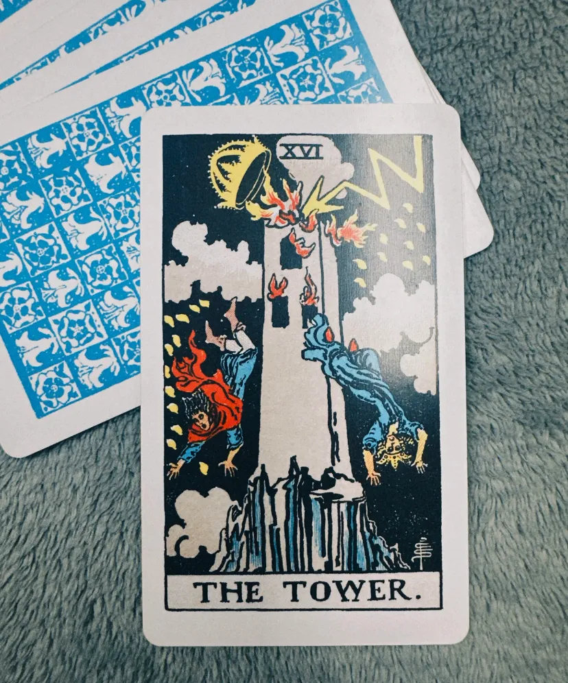 Câu chuyện về The Tower trong 78 lá bài Tarot