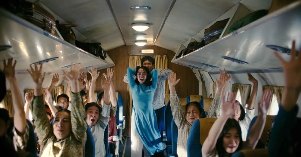 review-tu-chien-tren-khong (1).webp