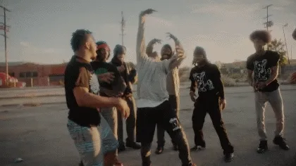 Văn Hóa và Triết Lý - Giải Phóng Cảm Xúc