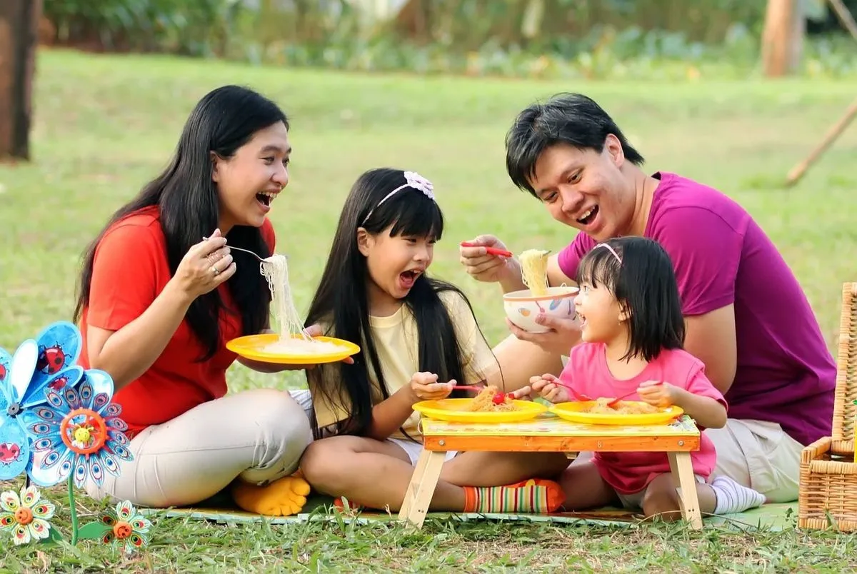 Điều kiện nhận hỗ trợ 5 triệu đồng khi sinh đủ 2 con trước 35 tuổi