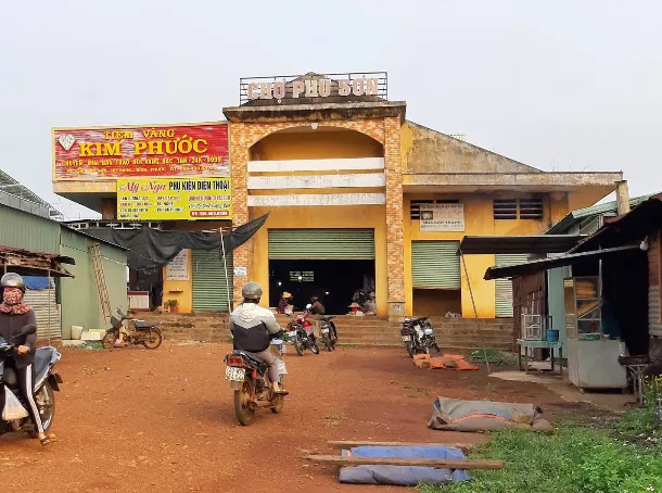 Xã Phú Sơn cũ có gì nổi bật?