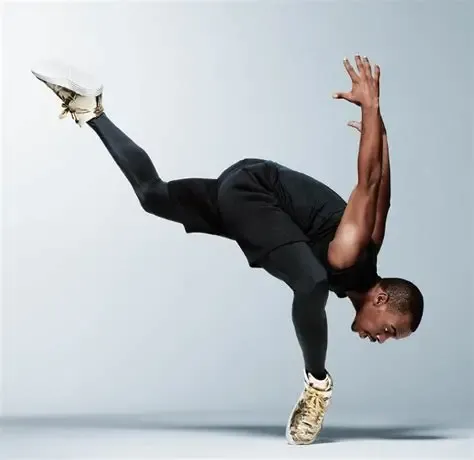 Nguồn Gốc: Từ "Gangsta Walk" Đến Sân Khấu Toàn Cầu