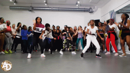 Văn Hóa và Triết Lý: Sự Gắn Kết và Lễ Hội