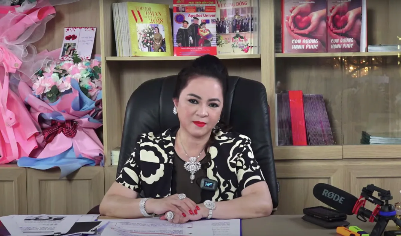 Từ tháng 5 đến cuối năm 2021 - Bà Hằng Livestream liên tục, nội dung gây tranh cãi