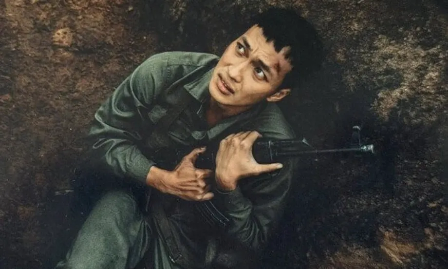 Bình trong phim Mưa Đỏ