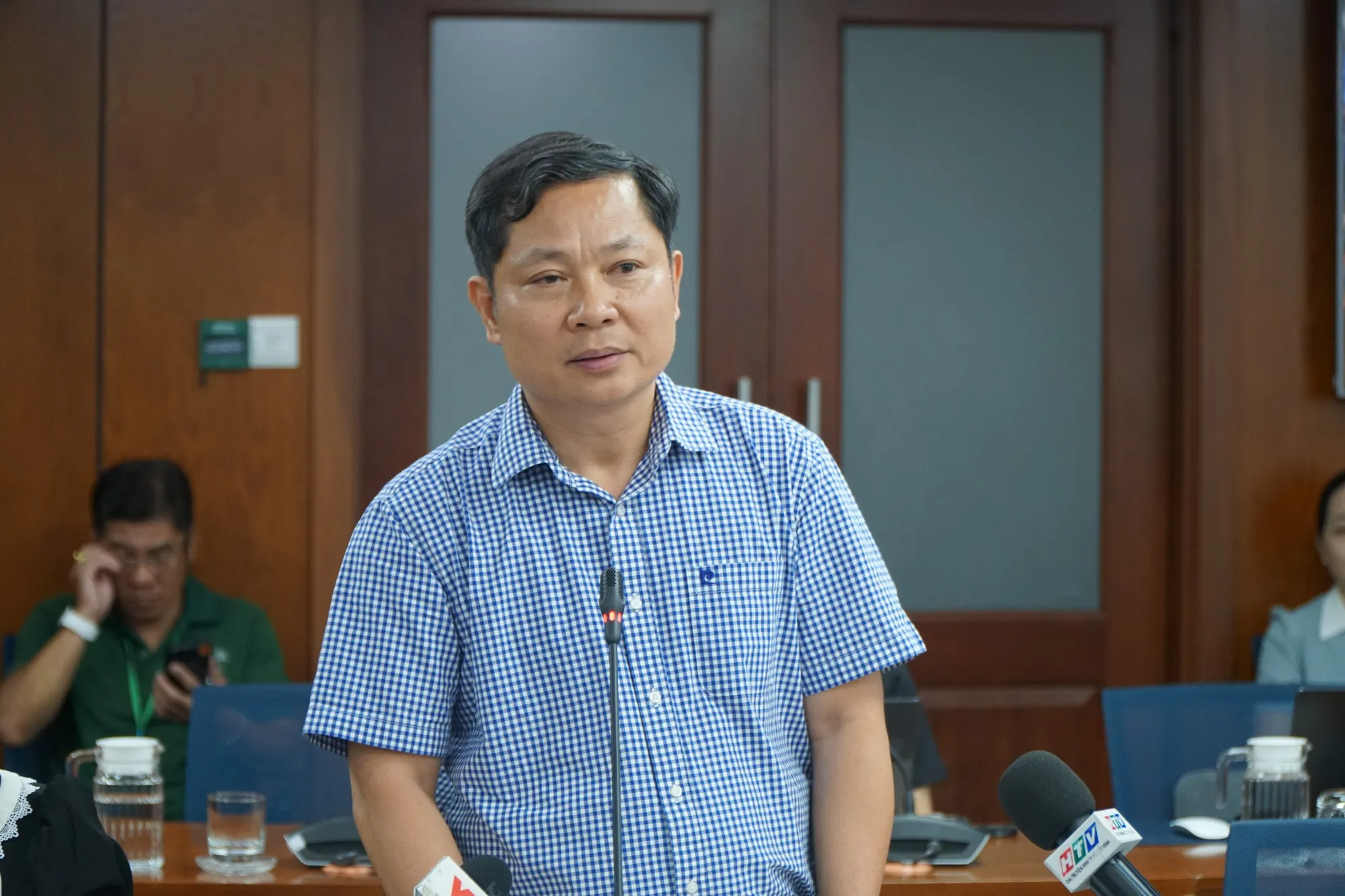 08-20/03/2025 - Cơ quan chức năng tiến hành kiểm tra và lập hồ sơ xử lý