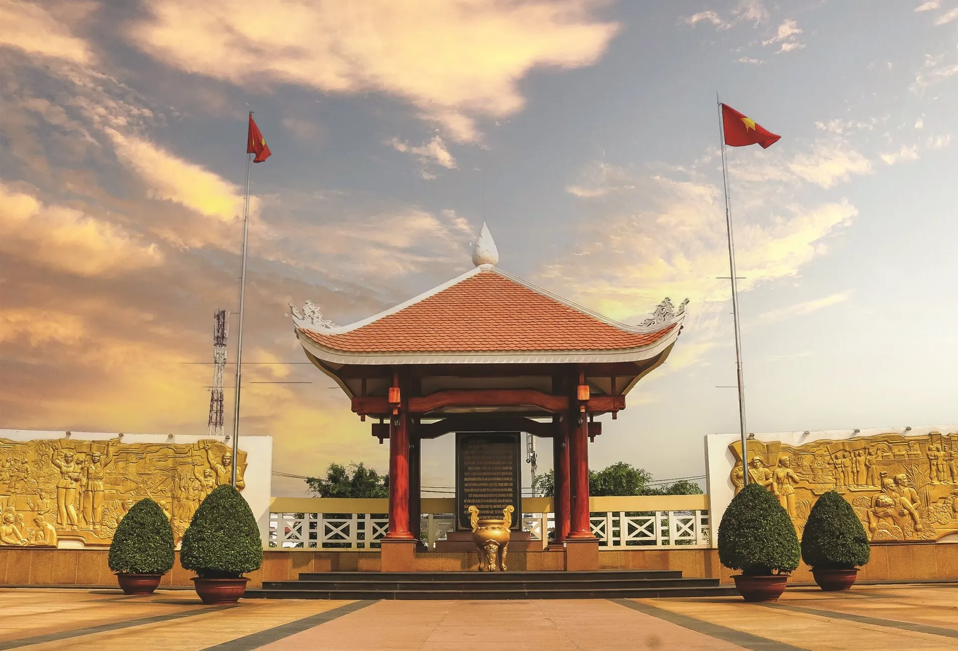 Đài tưởng niệm Chiến khu An Phú Đông