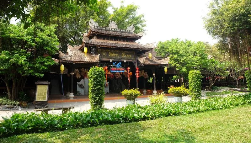 Khu du lịch Bến Xưa