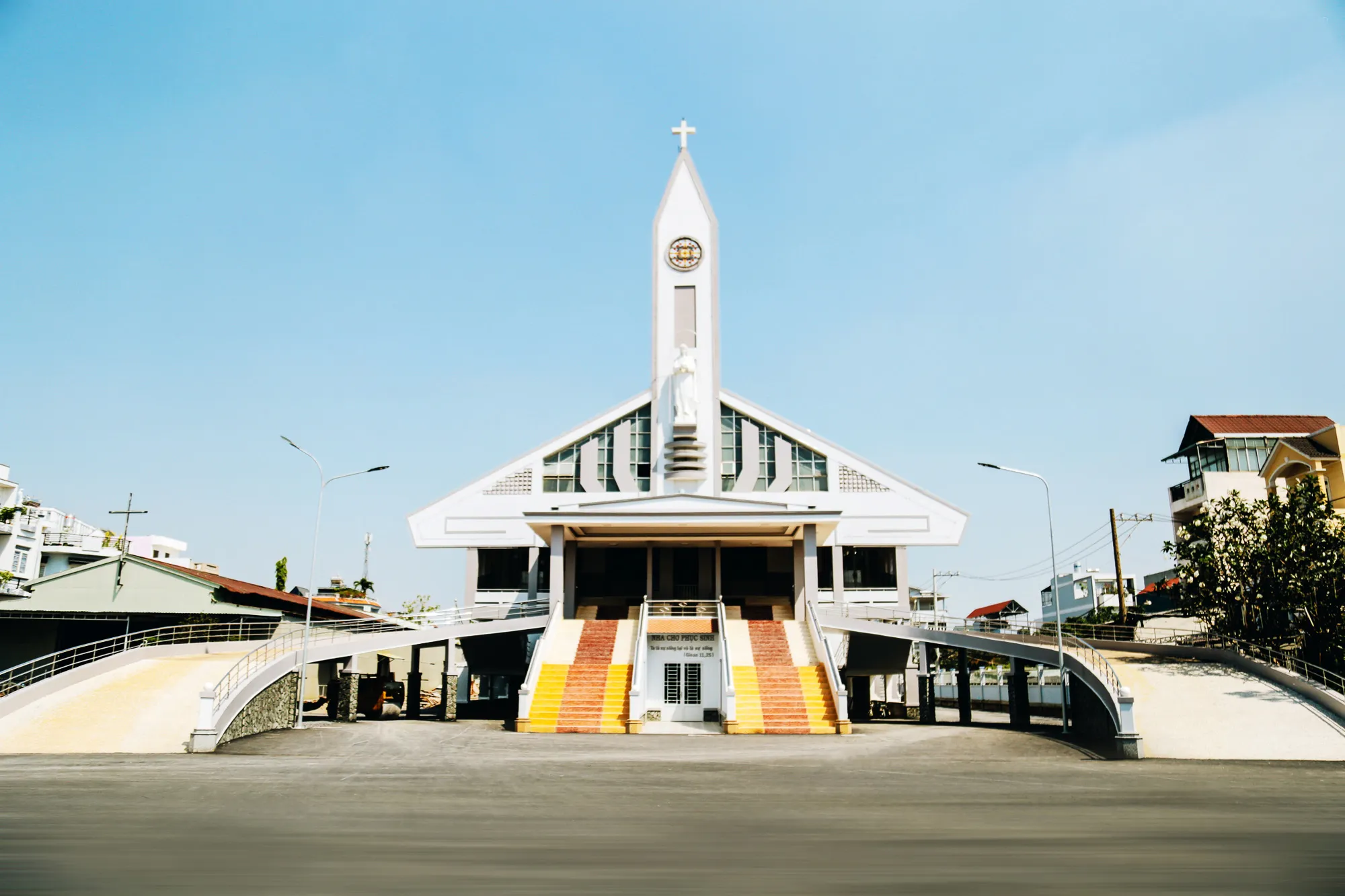 Nhà thờ Đức Mẹ Nữ Vương Hòa Bình