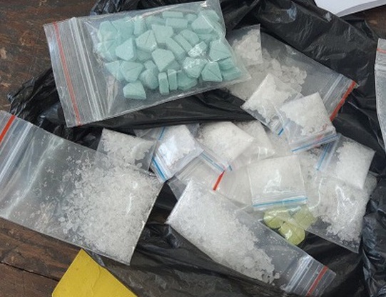 Hành vi mua hộ ma túy có thể bị xử lý theo tội danh nào?