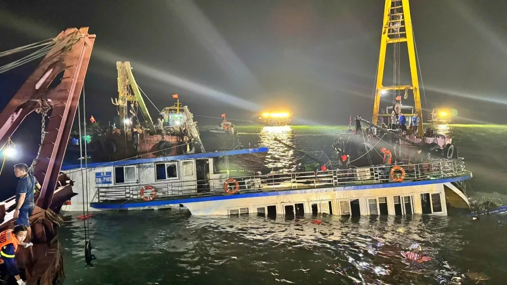 Tiếp tục cứu hộ xuyên đêm